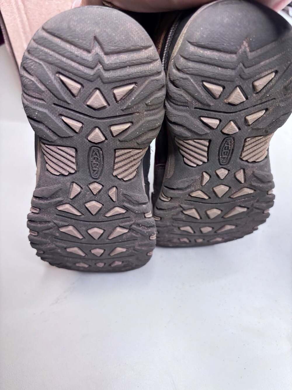 KEEN Kids Targhee IV Waterproof Mid Hiking Boots kids size 11 - Picture 4 of 5